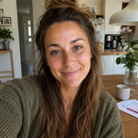 Sara O. Karlstad, Sverige